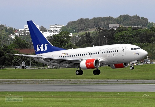 LN-RRC B737-683 SAS Sindre Viking