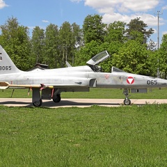 J-3065 F-5E Graz