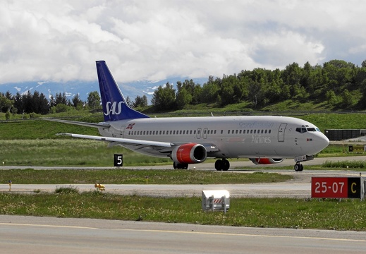 LN-BUF B737-405 SAS Norge BOO