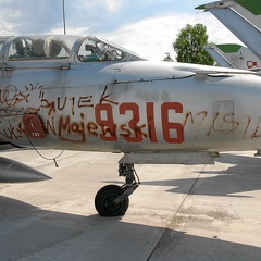 9316 MiG-21UM Malbork