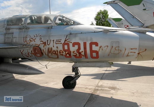 9316 MiG-21UM Malbork