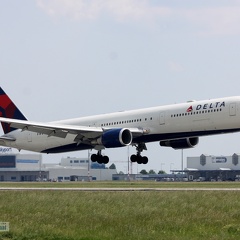 N825MH, Boeing 767-432ER, Delta Airlines