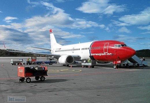 LN-KHB B737-31S Norwegian EVE