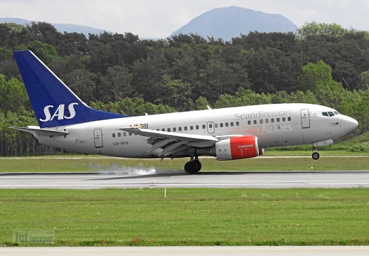 LN-RPA B737-683 SAS Arnljot Viking