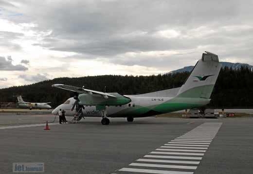 LN-ILS DHC-8 104 Widerøe SOG