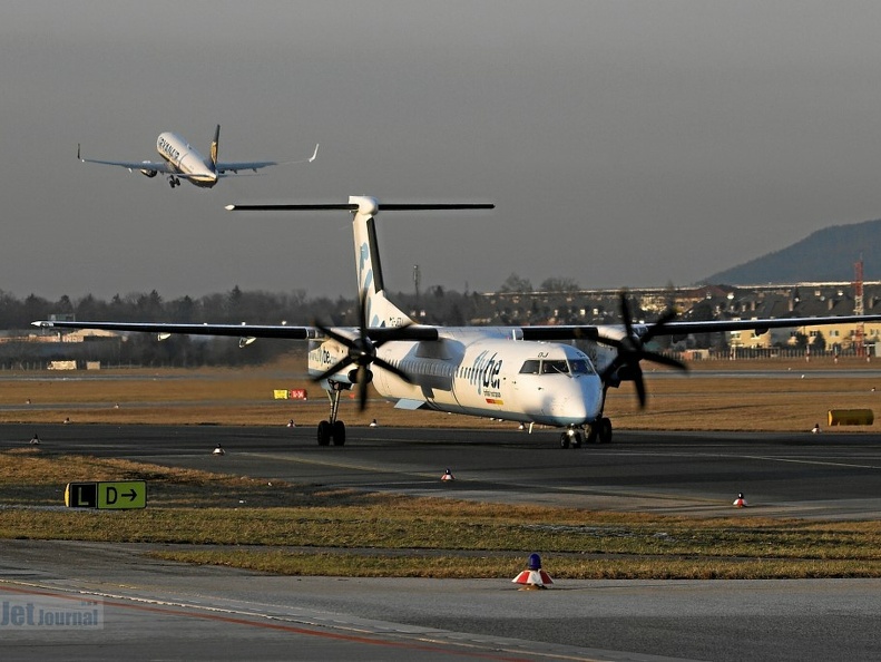 G-JEDJ Dash 8-402 flybe Salzburg SZG