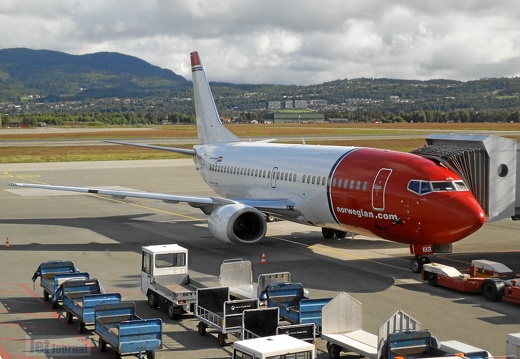 LN-KKR B737-3Y0 Norwegian TRD