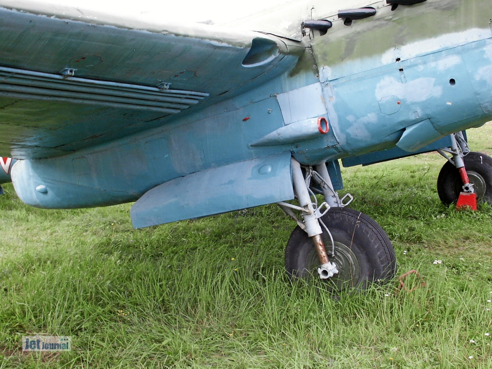 Petljakow Pe-2, Motorgondel und Tragfläche rechts