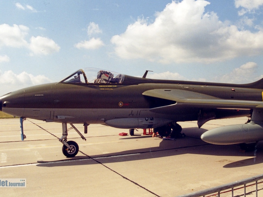 Hawker Hunter, 9 gelb