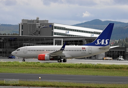 LN-RRA B737-783 SAS TRD