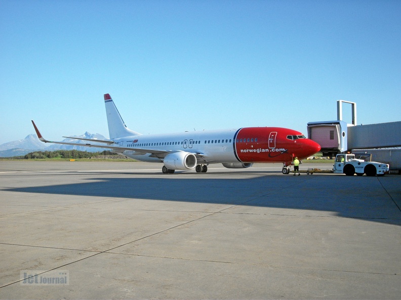 LN-NGY B737-8JP Norwegian BOO