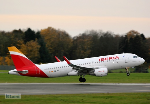 ES-MDK, Airbus A320-214 Iberia