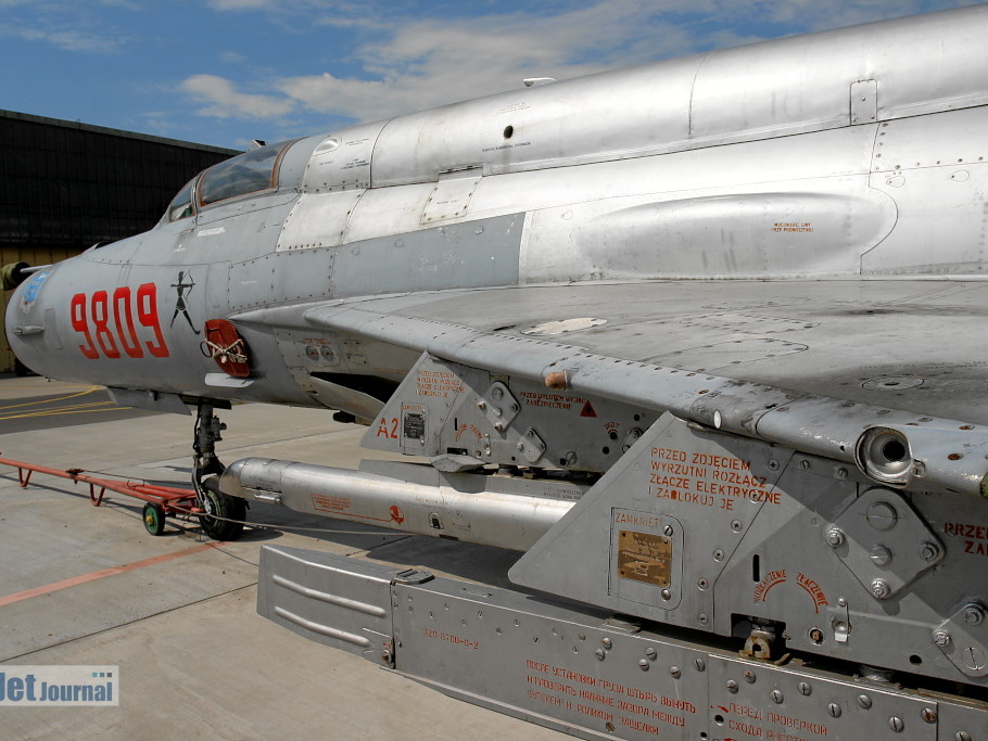 9809 MiG-21bis Malbork (820 visits) 9809 MiG-21bis Malbork