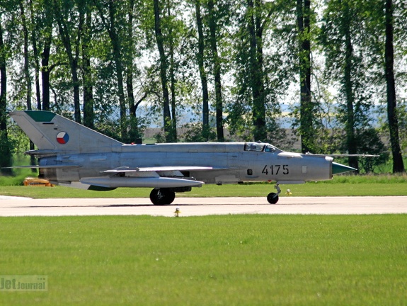 4175 MiG-21MFN 211tl CzAF