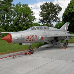 9323 MiG-21UM Malbork
