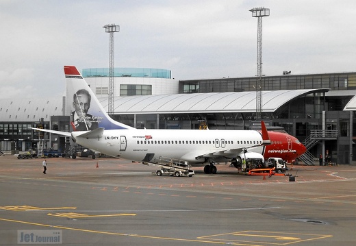 LN-DYY B737-8JP Norwegian HEL