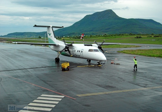 LN-WIN DHC-8 103B Widerøe Stokmarknes