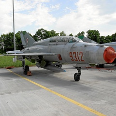 9312 MiG-21UM Malbork