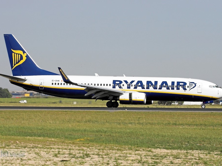 EI-DHK B737-8AS Ryanair SXF
