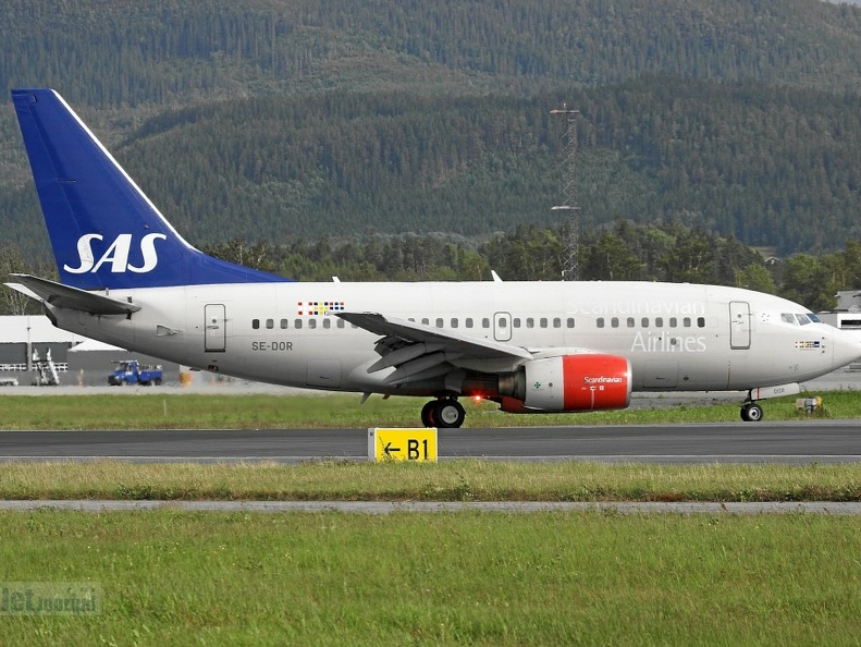 SE-DOR B737-683 SAS