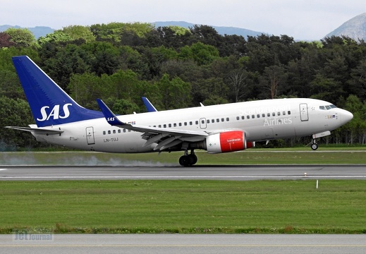 LN-TUJ B737-705 SAS Eirik Blodøks