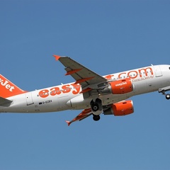 G-EZBX A319-111 EasyJet SXF