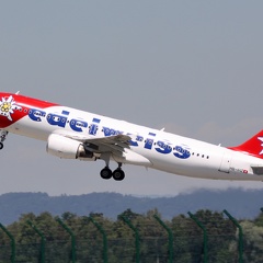 HB-IHZ, Airbus A320-214, Edelweiss