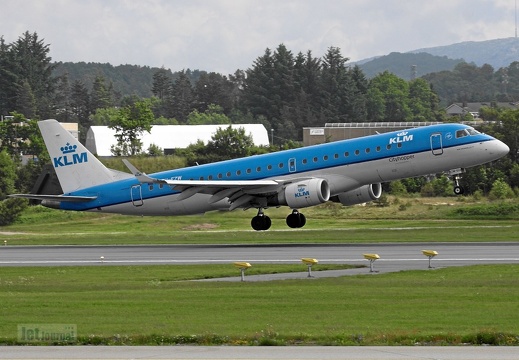 PH-EZW Embraer 190STD KLM Cityhopper