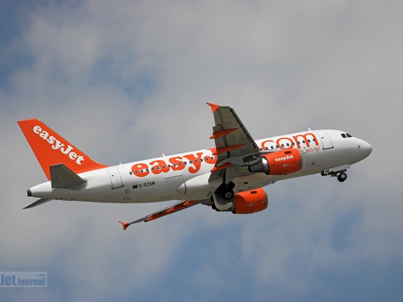 G-EZAW A319-111 EasyJet SXF