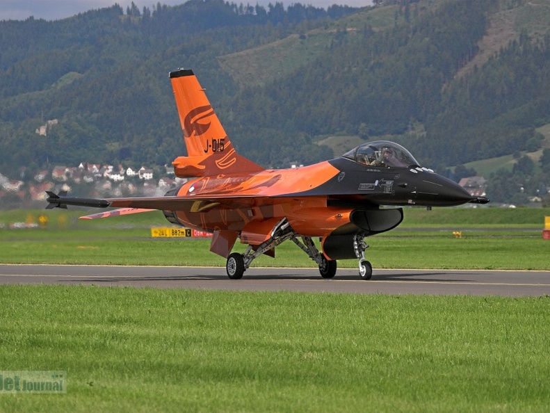 J-015 F-16AM RNLAF