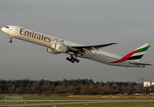 A6-EBE B777-36NER Emirates DUS