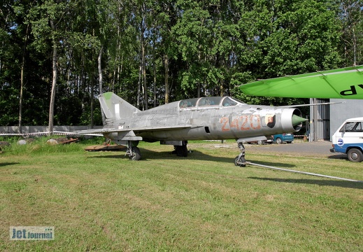 2719 MiG-21U-600US