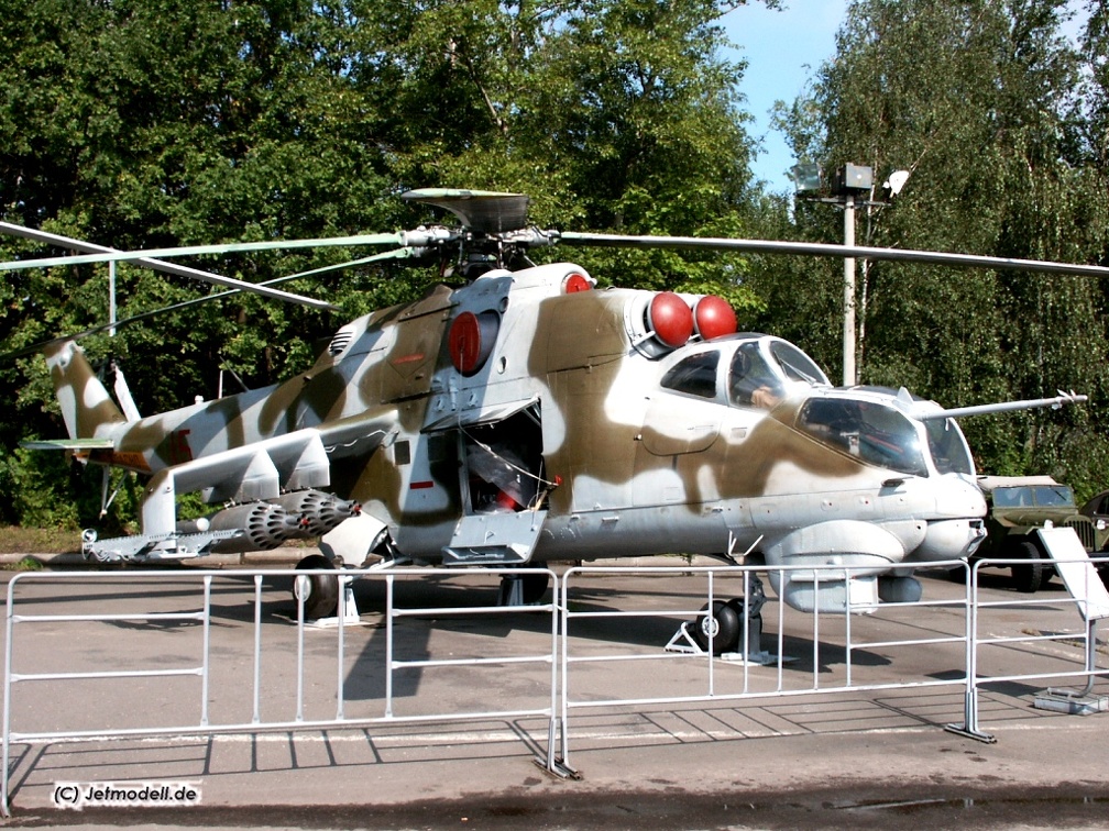 Mi-24D, 15 rot (ex. 115 gelb)
