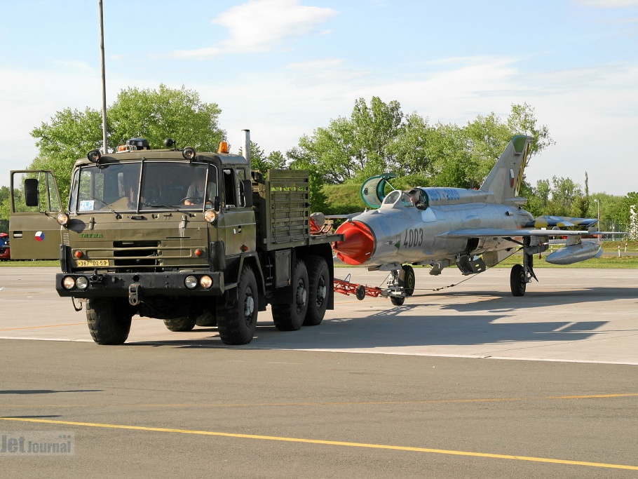 4003 MiG-21MFN CzAF