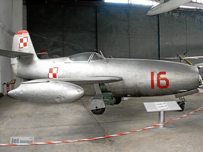 16 rot, Jak-23 / Yak-23