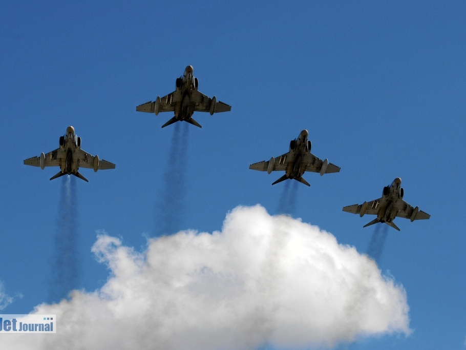 Fly-By 4 F-4F Phantom II (2101 Besuche) Fly-By 4 F-4F Phantom II