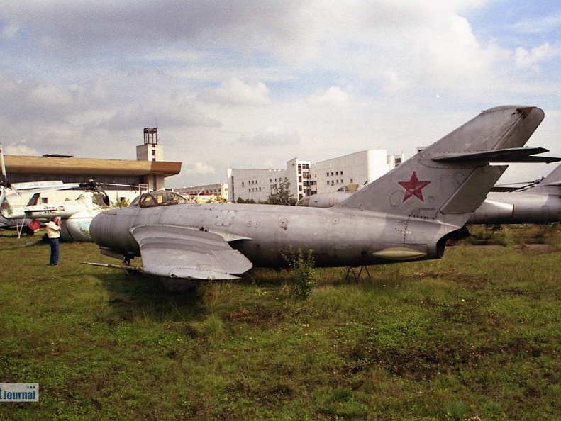 MiG-17, 111 rot