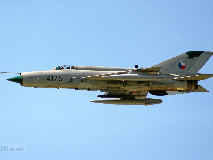 4175 MiG-21MFN 211tl CzAF