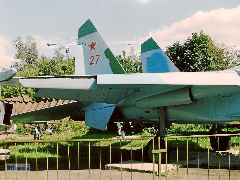 Su-27, 27 rot
