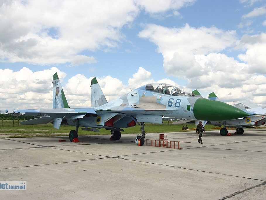 Su-27UB, 68 blau Ukrainian Air Force