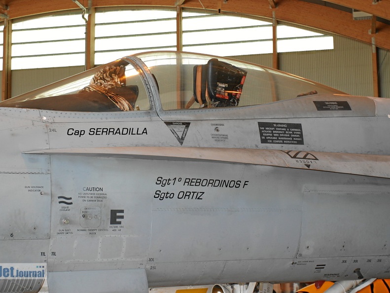 15-13 C15-26 F-18A 151 esc SpAF IMG_1687