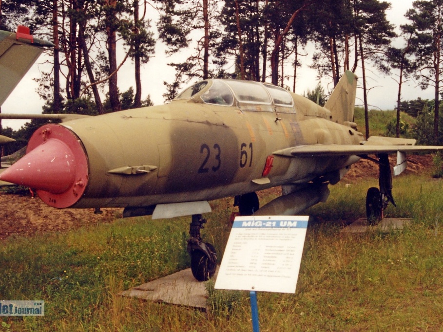MiG-21UM, ex. 233 NVA