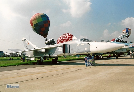 Su-24M2, 38 weiss
