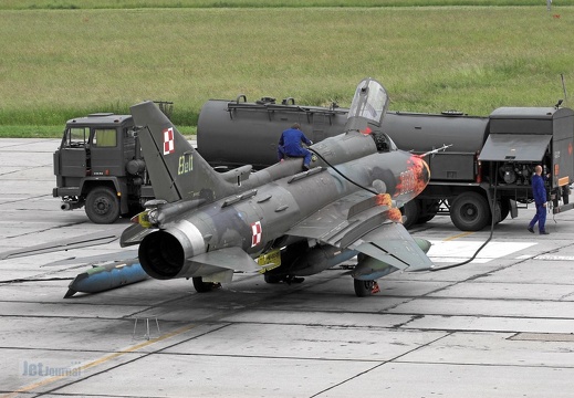 8818  Su-22M-4 8elt Betankung