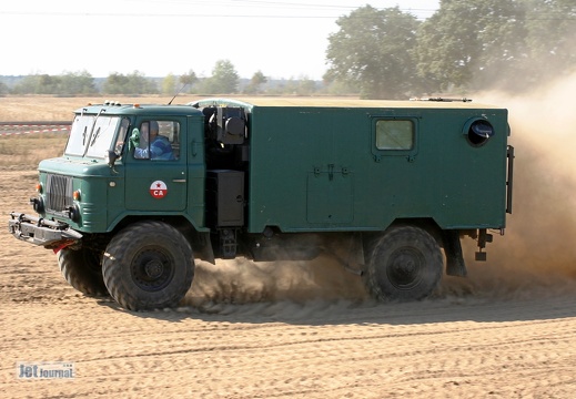 GAZ-66 im Gelände