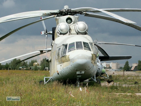 Mi-26, dahinter Mi-6 und Wachhund
