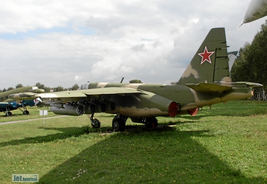 Suchoi Su-25 Heckansicht, 66 blau
