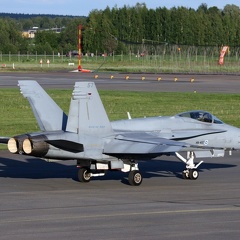 HN-457 F-18C HävLLv 21 Ilmavoimat Kreivi von Rosen mks