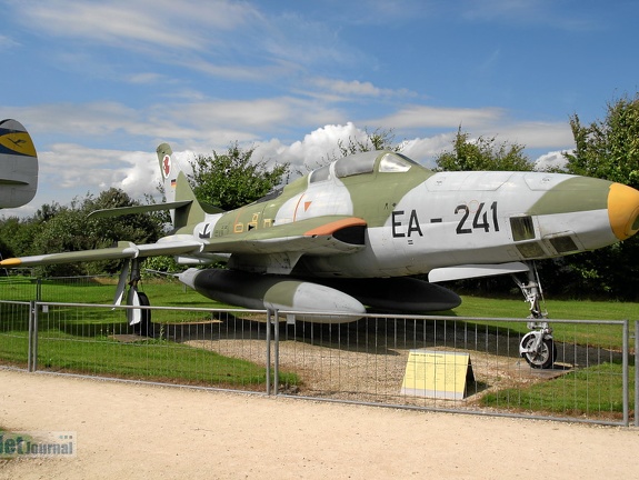 EA+241 EB+341 ex 527377 Republic RF-84F Thunderflash Pic1