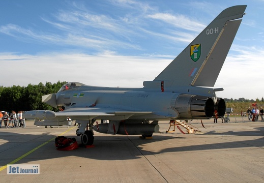 ZJ924 QO-H Typhoon F2 3sqn RAF im Static Display